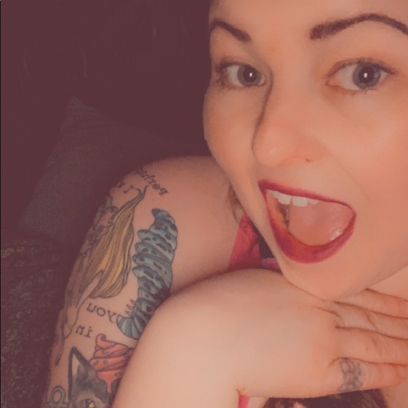 Meet your Posher, Savannah - Picture 2 of 2